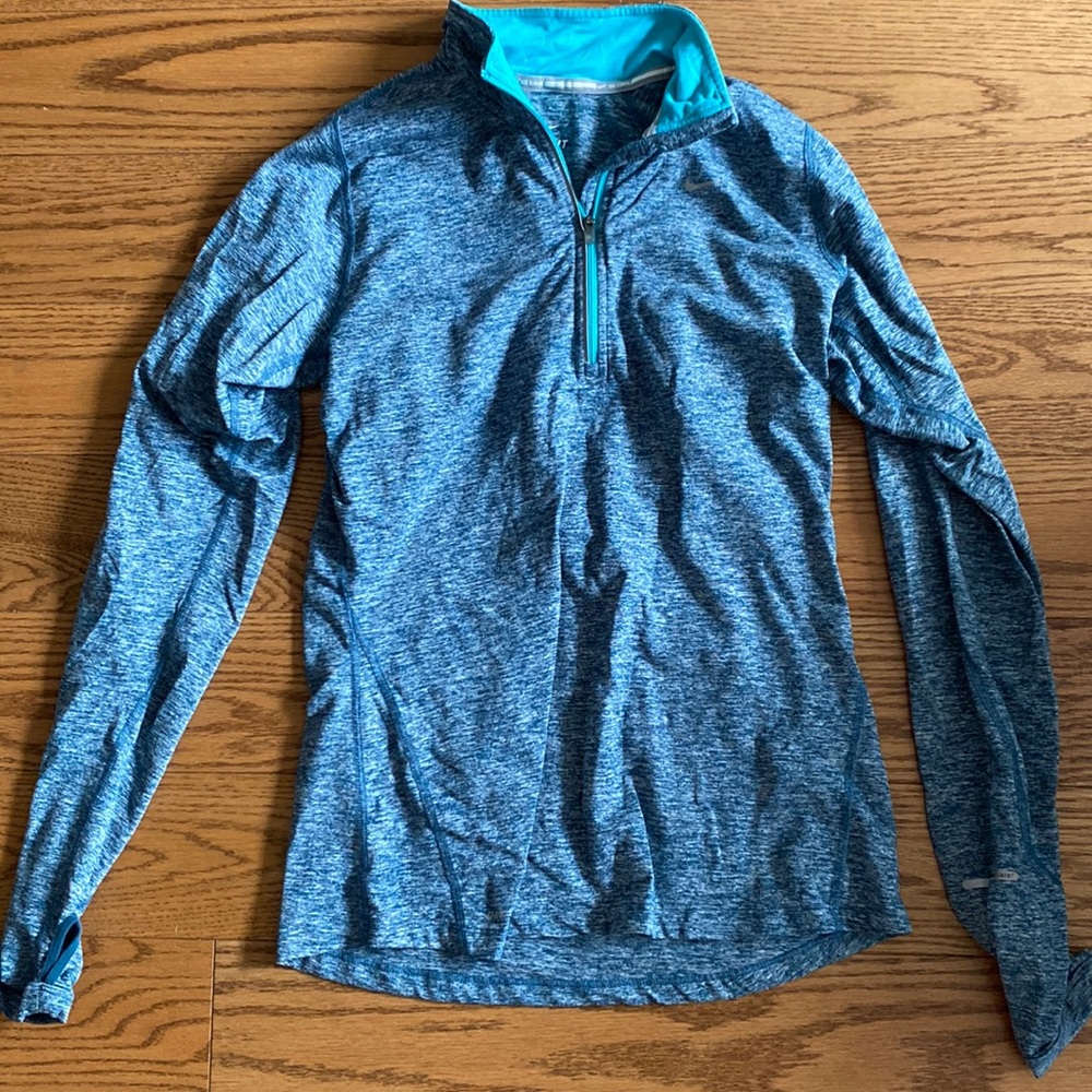 Women’s Nike Dri-fit quarter zip size small great condition with thumb holes